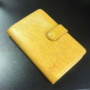 Louis Vuitton Kiss Lock Epi Leather Wallet